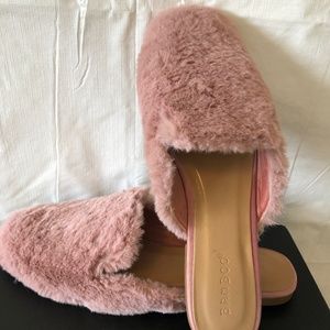 Bamboo Pink Furry Mules Like NWOT